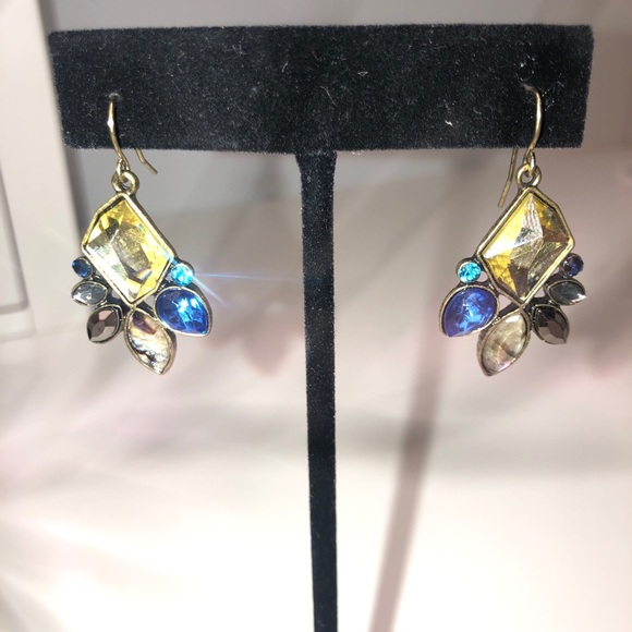 Crystal drop pierced earrings - Picture 3 of 5